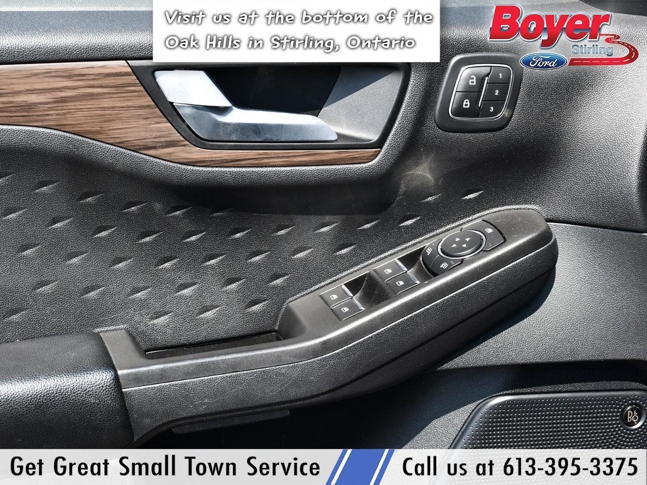 2020 Ford Escape Titanium Hybrid LOCAL TRADE,CLEAN CARFAX! Photo