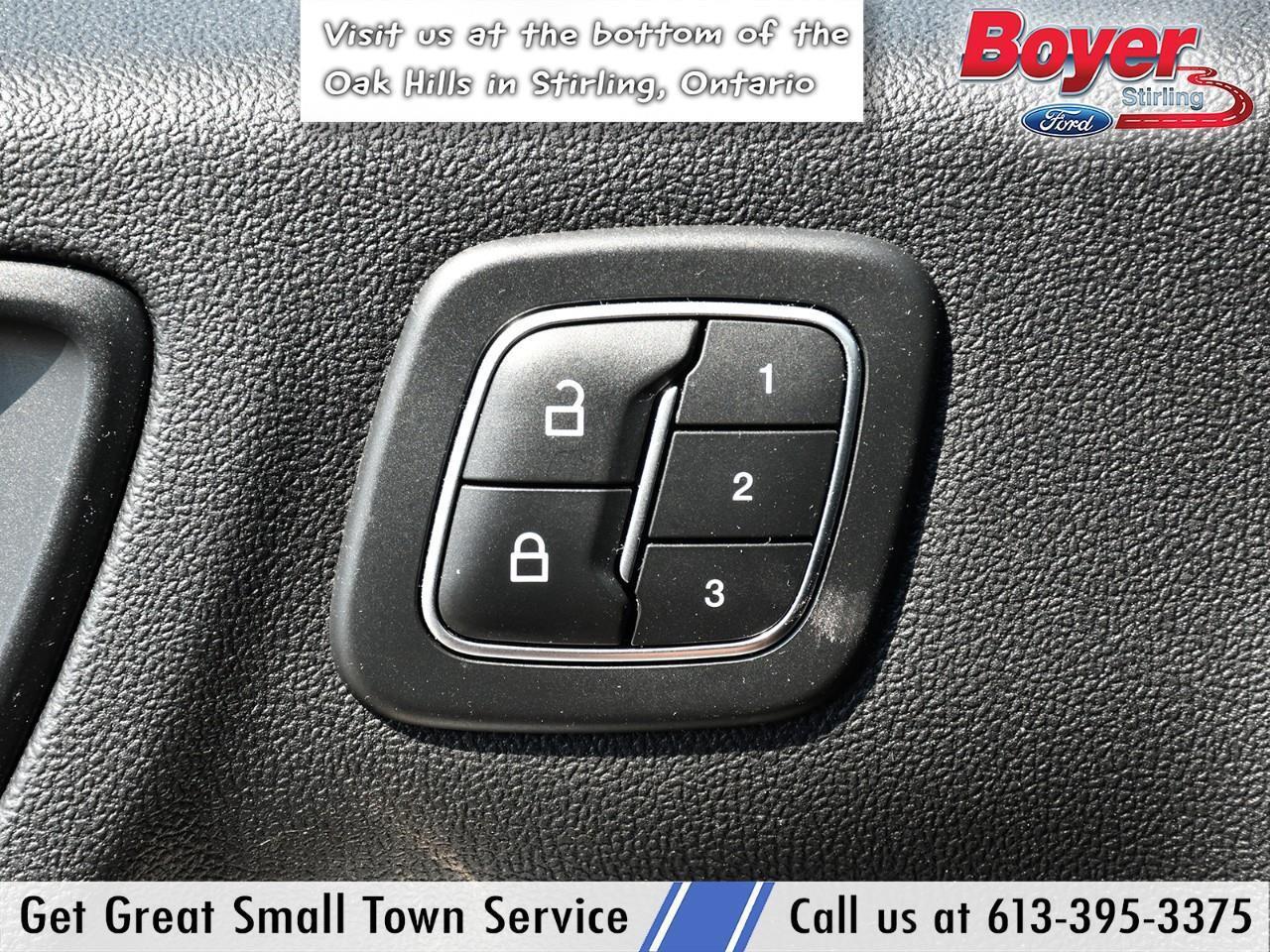 2020 Ford Escape Titanium Hybrid LOCAL TRADE,CLEAN CARFAX! Photo