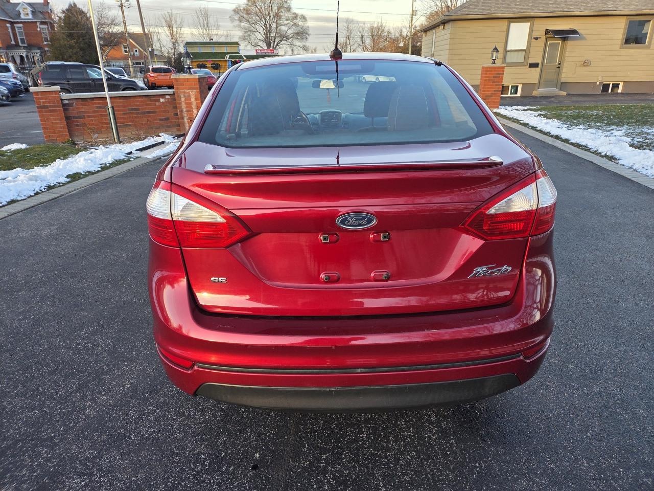 2014 Ford Fiesta 4dr Sdn SE, Auto, 1Owner, Drives Great, Must See! Photo