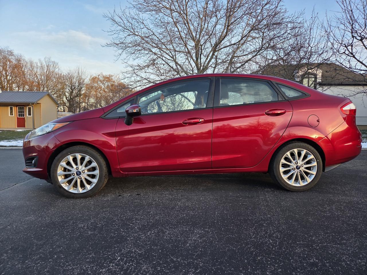 2014 Ford Fiesta 4dr Sdn SE, Auto, 1Owner, Drives Great, Must See! Photo