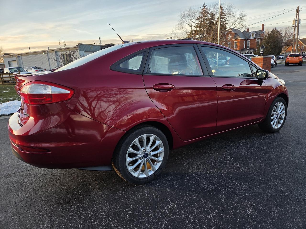 2014 Ford Fiesta 4dr Sdn SE, Auto, 1Owner, Drives Great, Must See! Photo