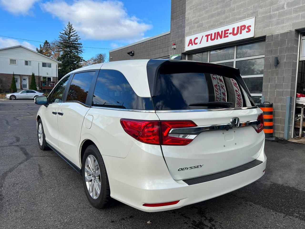 2018 Honda Odyssey LX Auto Photo