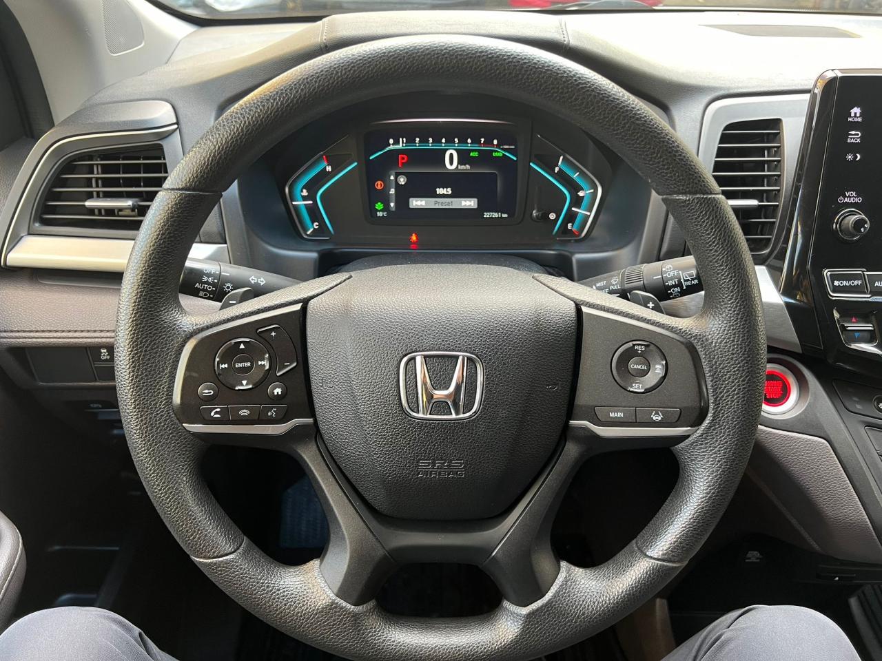 2018 Honda Odyssey LX Auto Photo