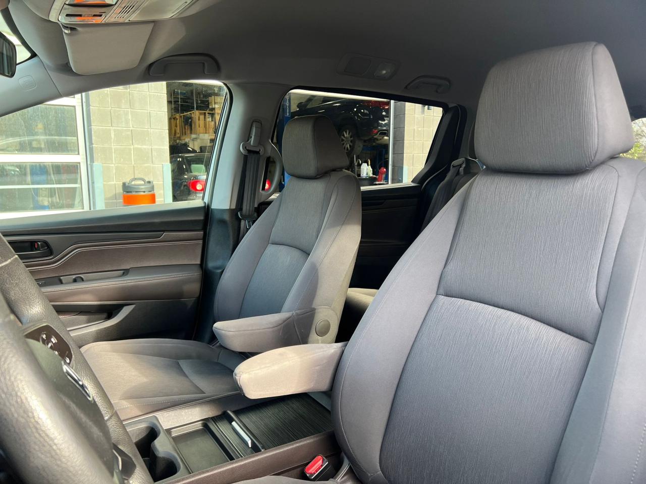 2018 Honda Odyssey LX Auto Photo