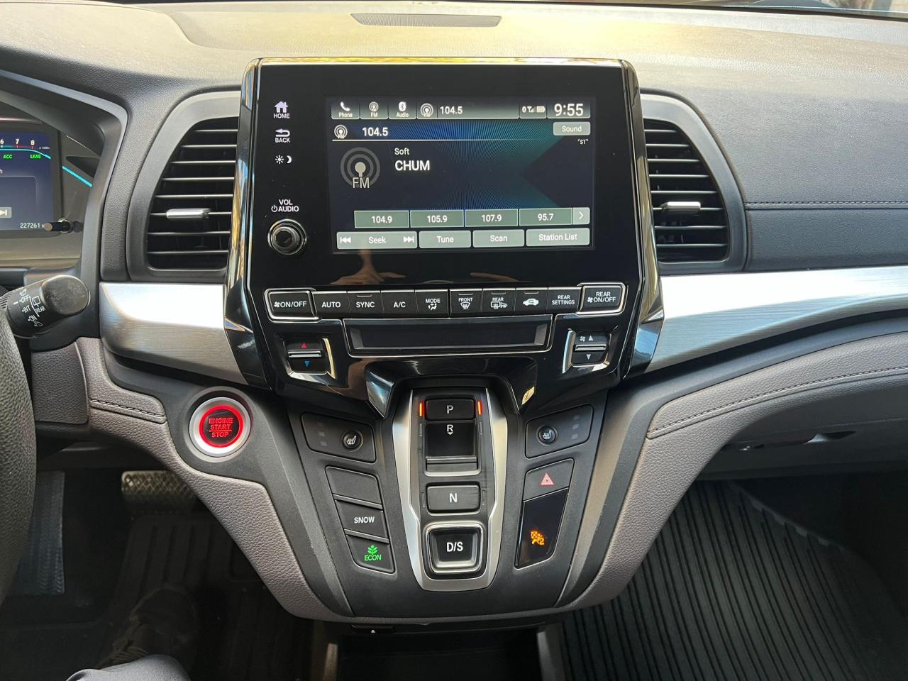 2018 Honda Odyssey LX Auto Photo