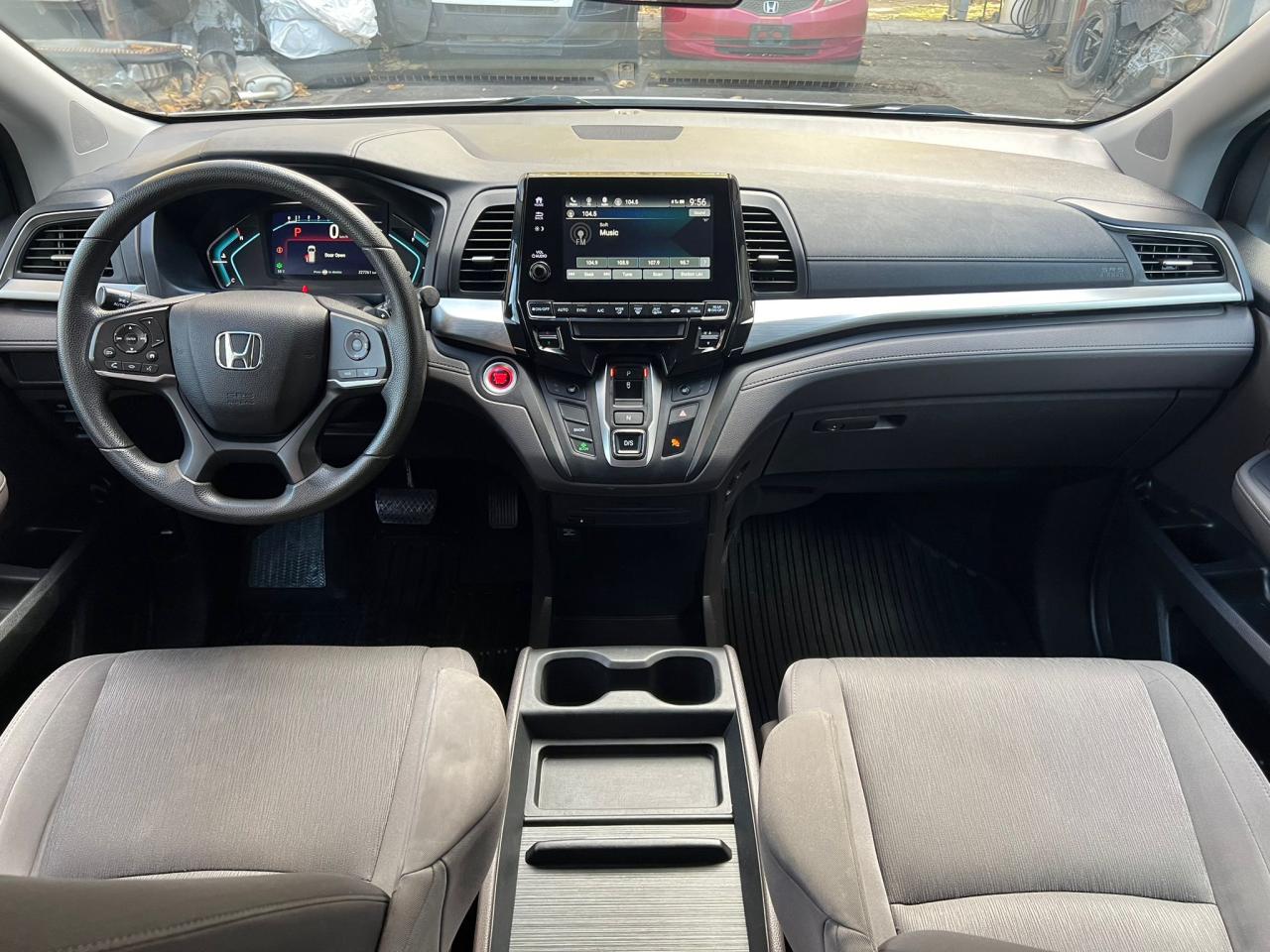 2018 Honda Odyssey LX Auto Photo