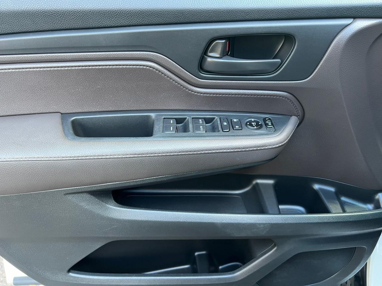 2018 Honda Odyssey LX Auto Photo