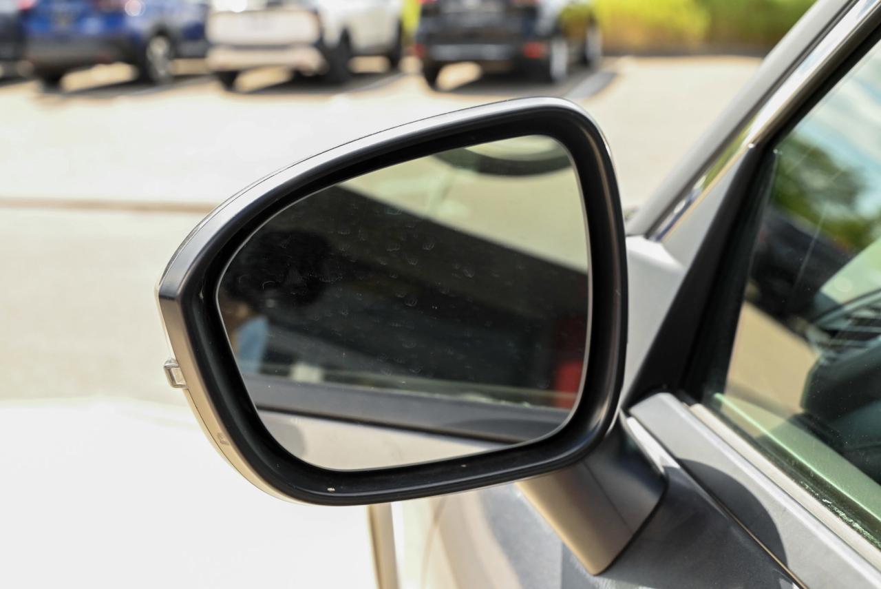 2023 Nissan Rogue S / HEATED SEATS / BLUETOOTH / AWD Photo