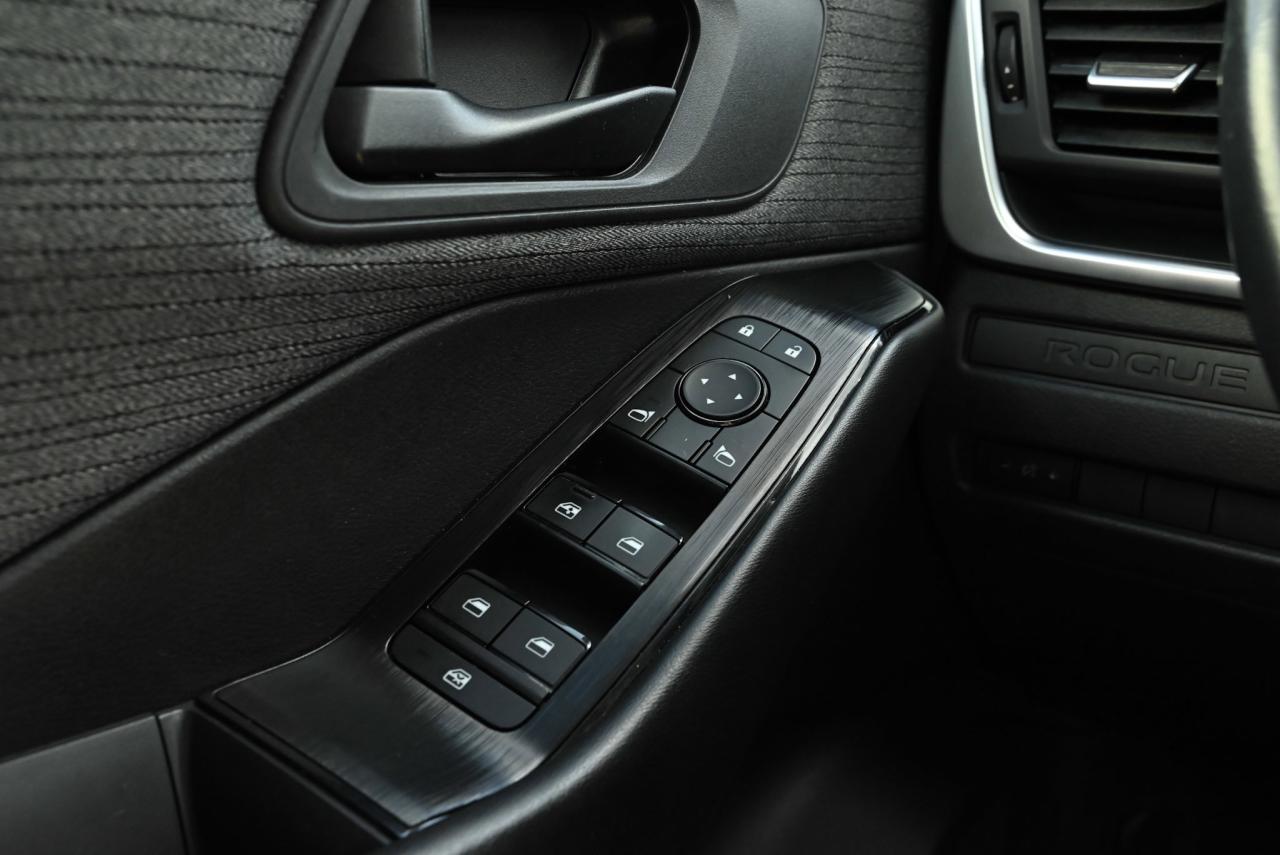 2023 Nissan Rogue S / HEATED SEATS / BLUETOOTH / AWD Photo