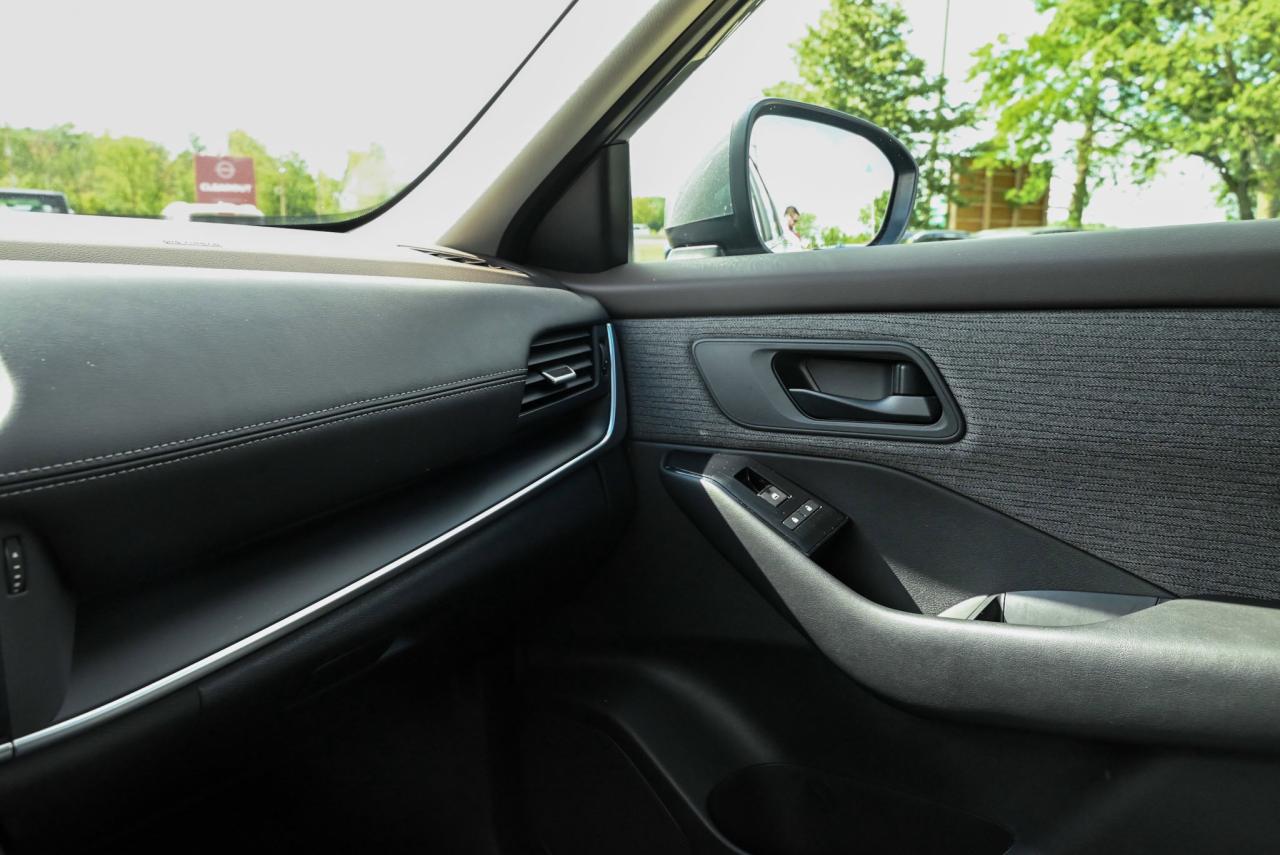 2023 Nissan Rogue S / HEATED SEATS / BLUETOOTH / AWD Photo