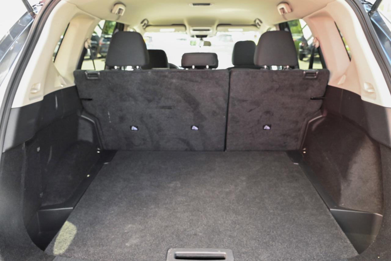 2023 Nissan Rogue S / HEATED SEATS / BLUETOOTH / AWD Photo