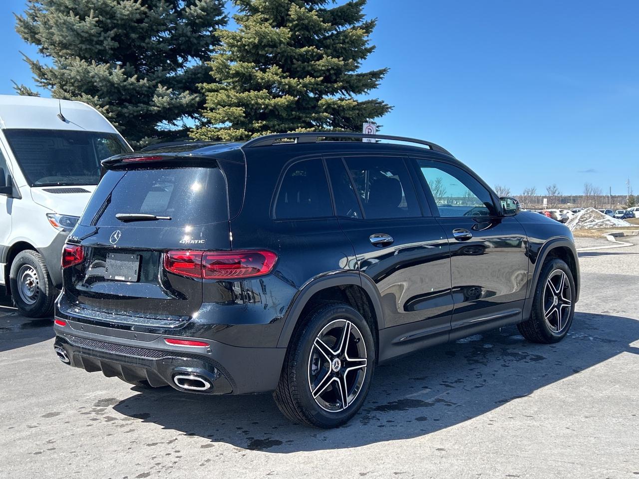 2025 Mercedes-Benz GLB 250 4MATIC Photo