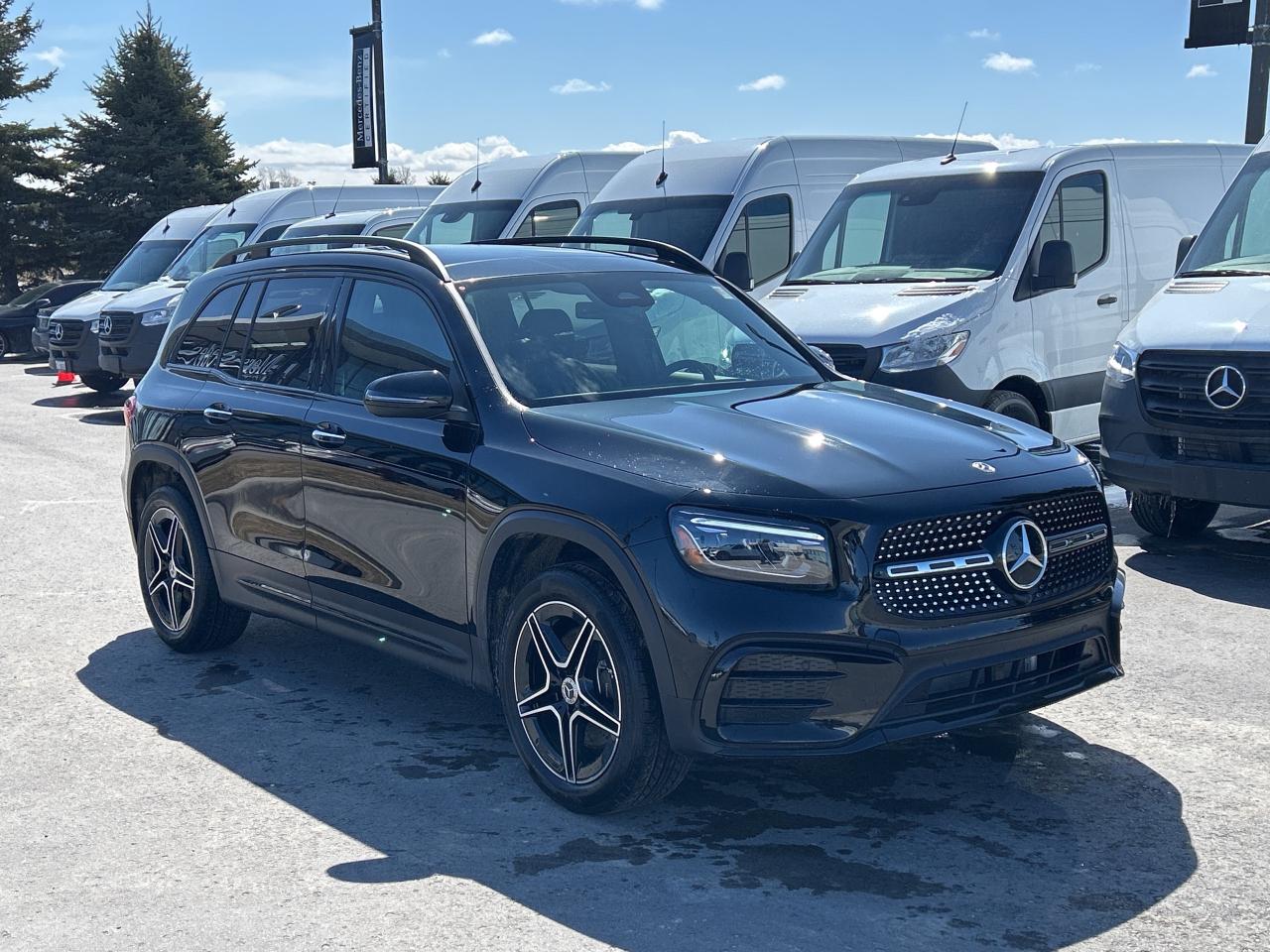 2025 Mercedes-Benz GLB 250 4MATIC Photo