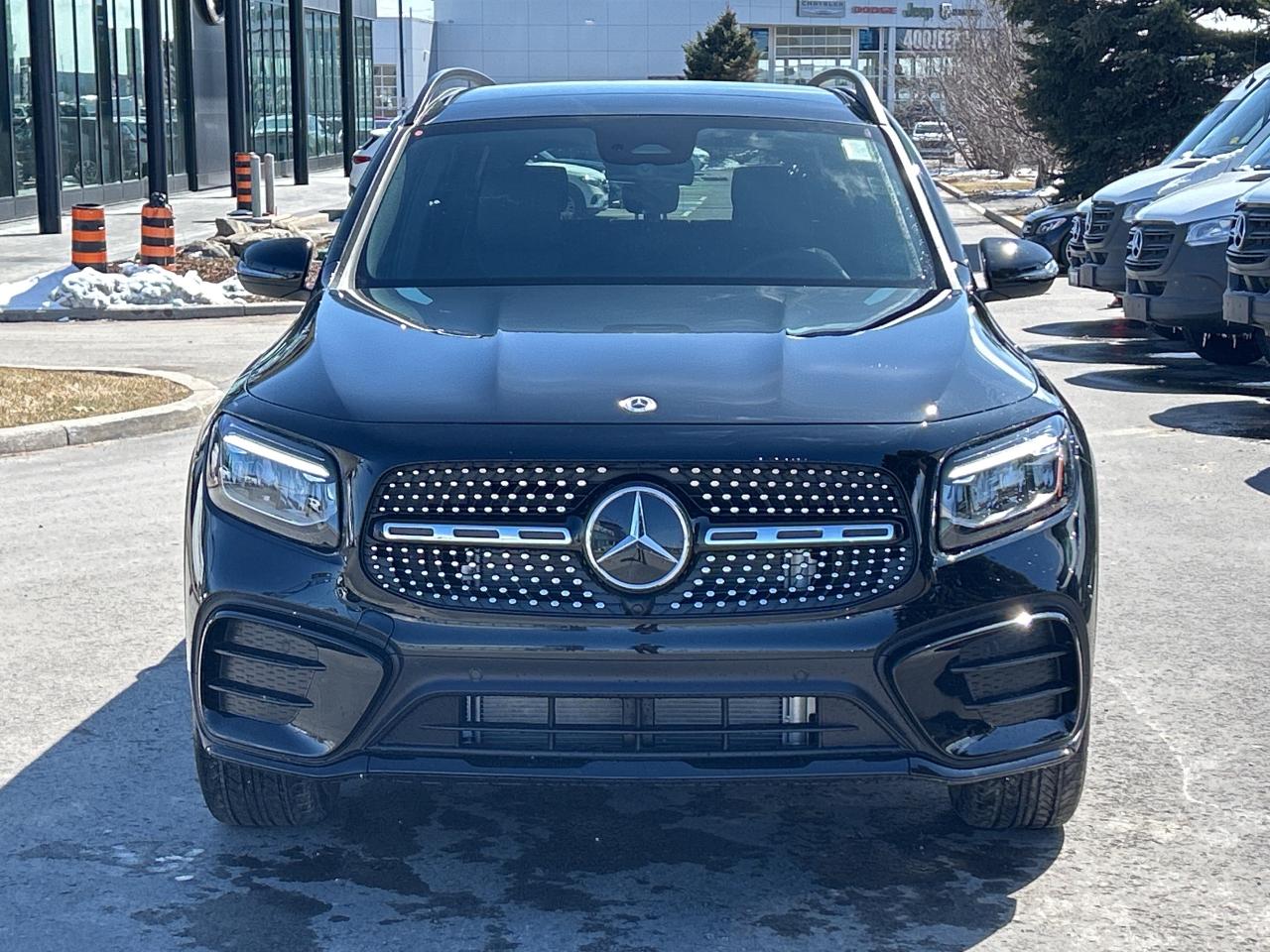 2025 Mercedes-Benz GLB 250 4MATIC Photo
