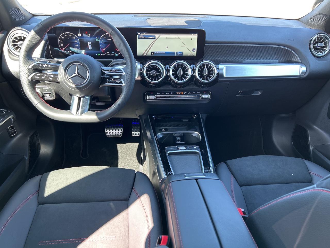 2025 Mercedes-Benz GLB 250 4MATIC Photo