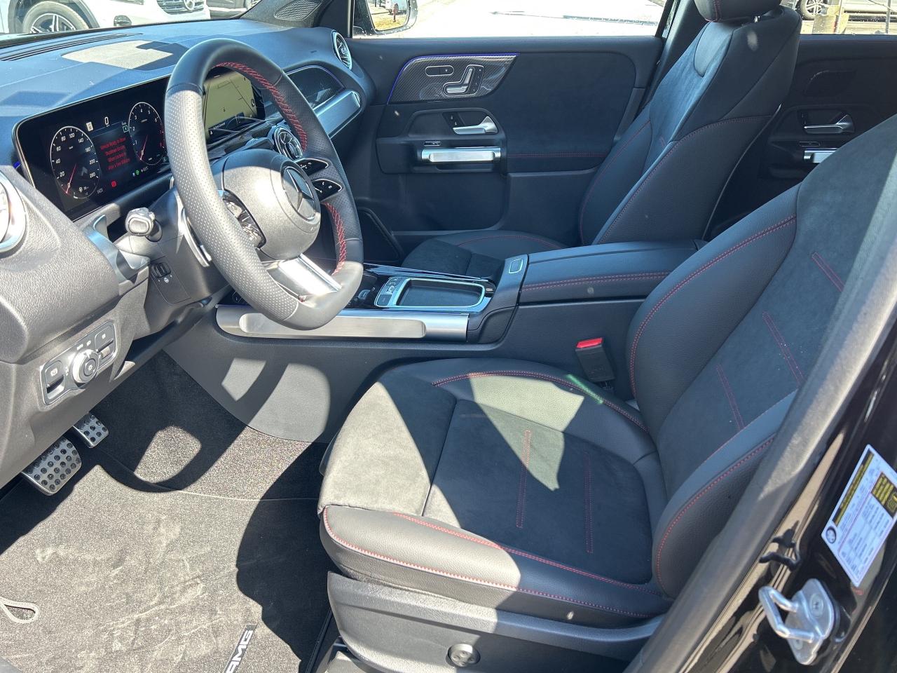 2025 Mercedes-Benz GLB 250 4MATIC Photo