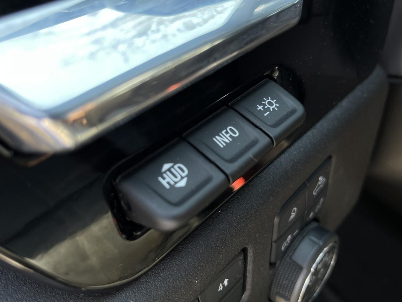 2024 Chevrolet Silverado 1500 High Country DURAMAX 3.0L TURBO-DIESEL CrewCab Ful Photo