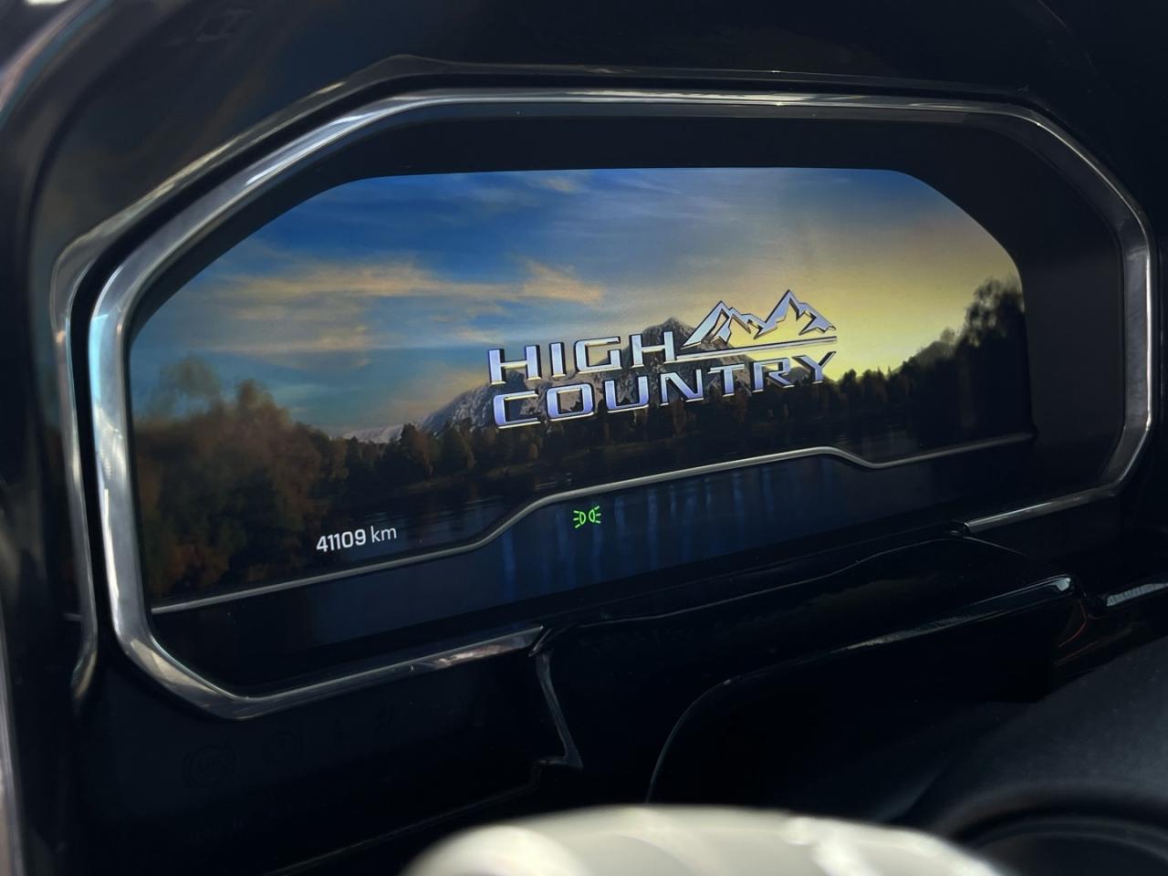 2024 Chevrolet Silverado 1500 High Country DURAMAX 3.0L TURBO-DIESEL CrewCab Ful Photo