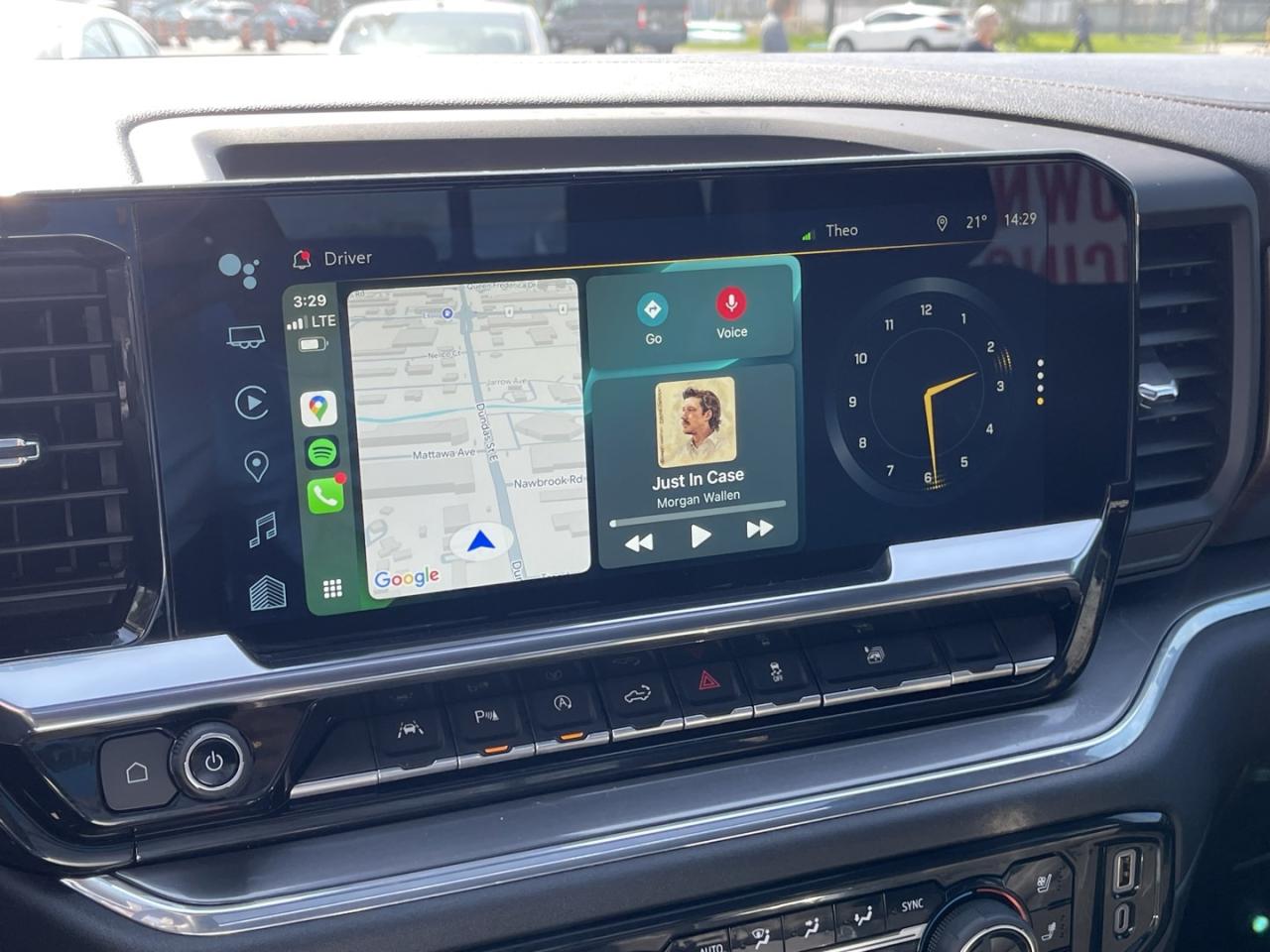 2024 Chevrolet Silverado 1500 High Country DURAMAX 3.0L TURBO-DIESEL CrewCab Ful Photo