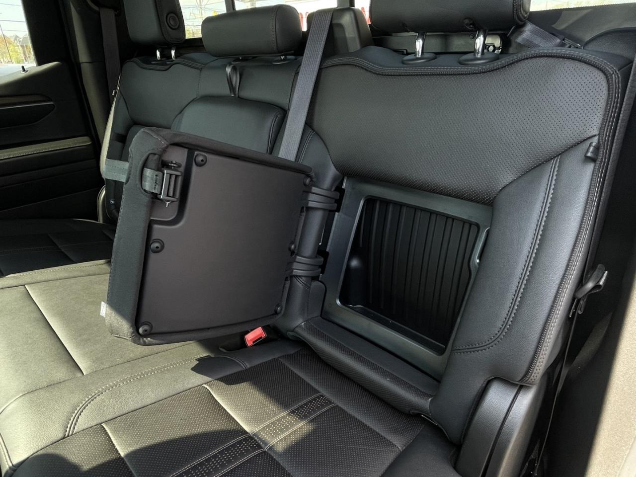 2024 Chevrolet Silverado 1500 High Country DURAMAX 3.0L TURBO-DIESEL CrewCab Ful Photo