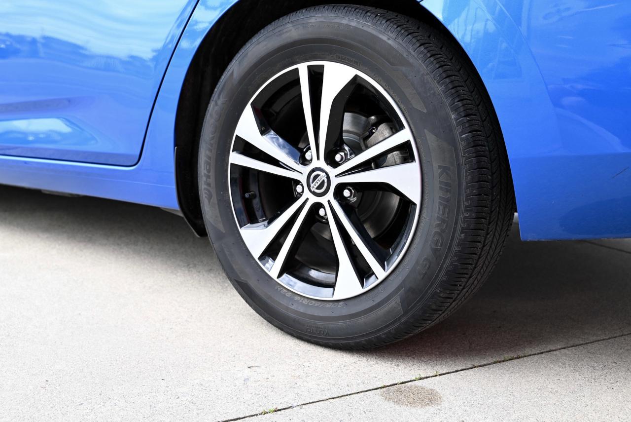 2022 Nissan Sentra SV / KEYLESS ENTRY / HEATED SEATS / VOICE COMMANDS Photo