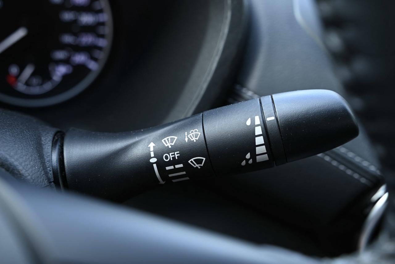 2022 Nissan Sentra SV / KEYLESS ENTRY / HEATED SEATS / VOICE COMMANDS Photo