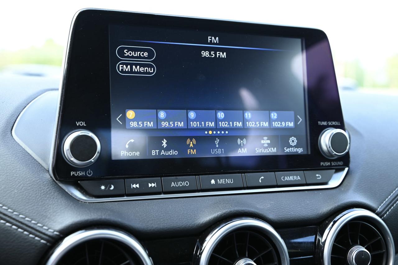 2022 Nissan Sentra SV / KEYLESS ENTRY / HEATED SEATS / VOICE COMMANDS Photo