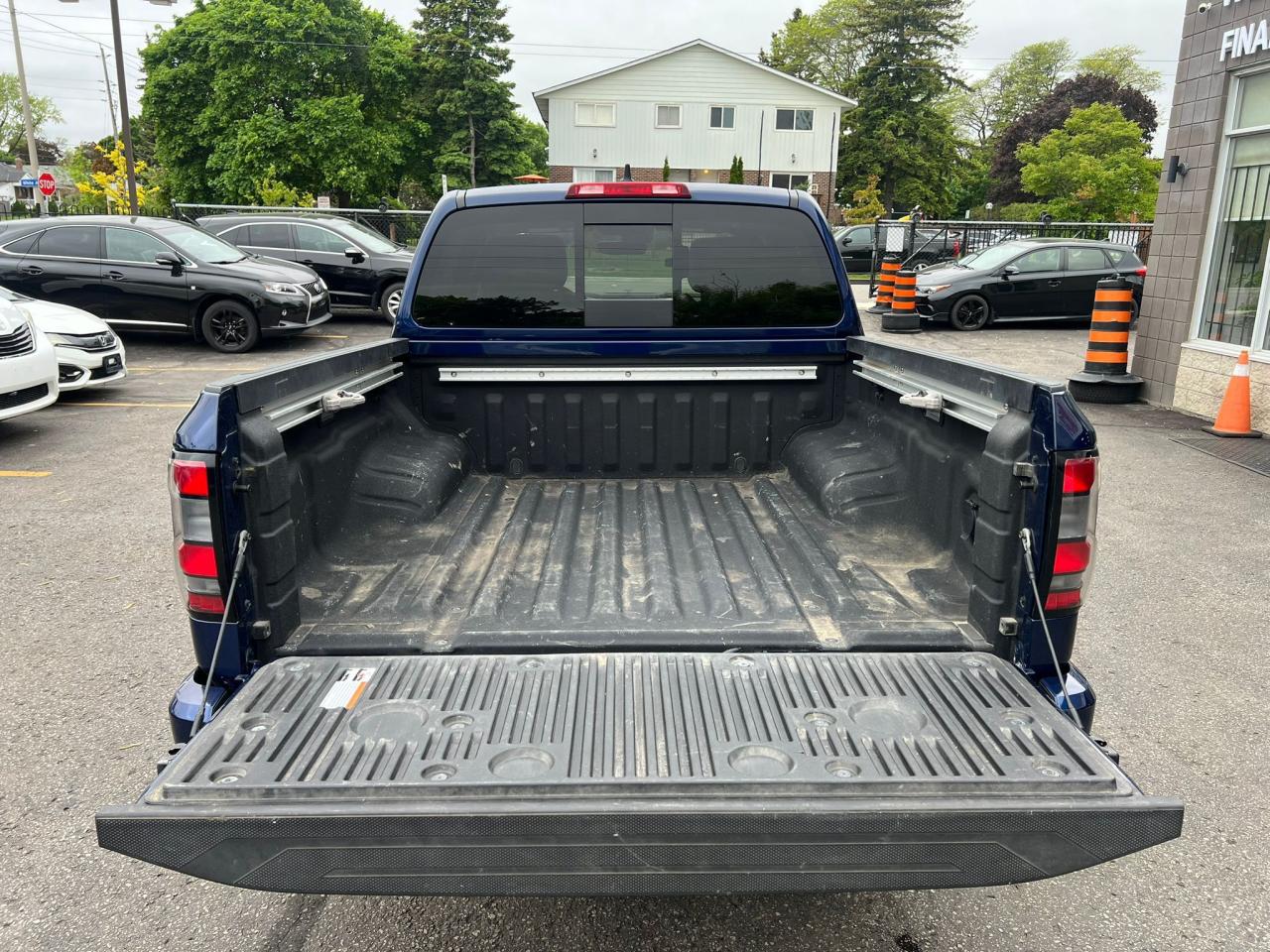 2023 Nissan Frontier Crew Cab PRO-4X Standard Bed 4x4 Photo