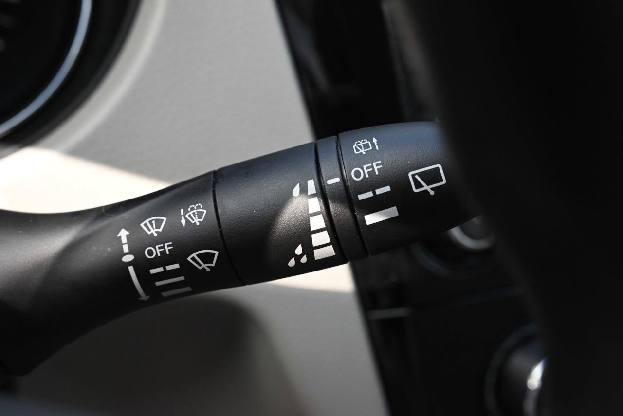 2023 Nissan Qashqai AWD / HEATED SEATS / BACK UP CAMERA / BLUETOOTH Photo