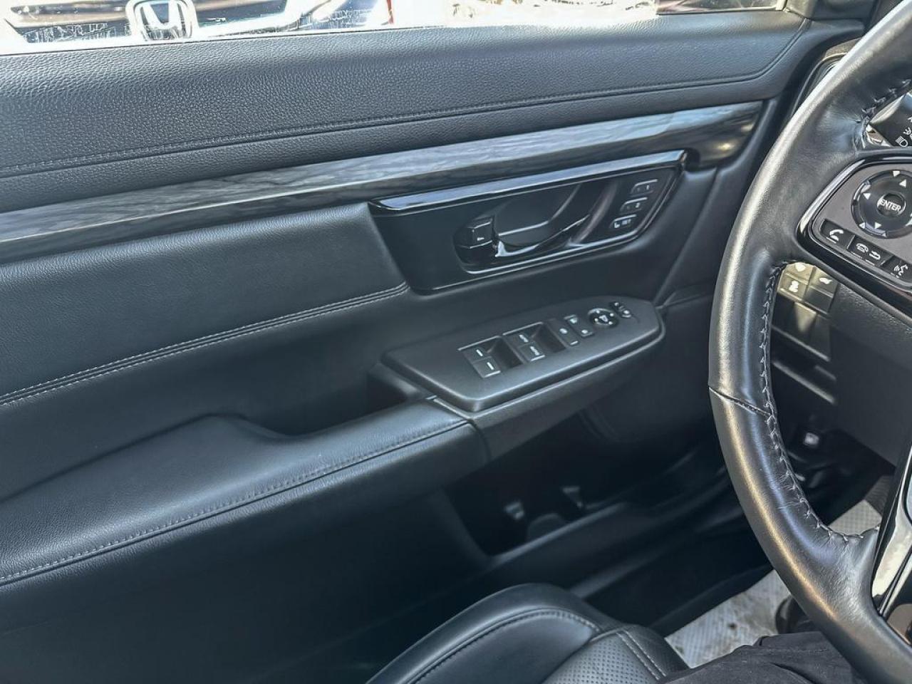 2022 Honda CR-V Touring Photo