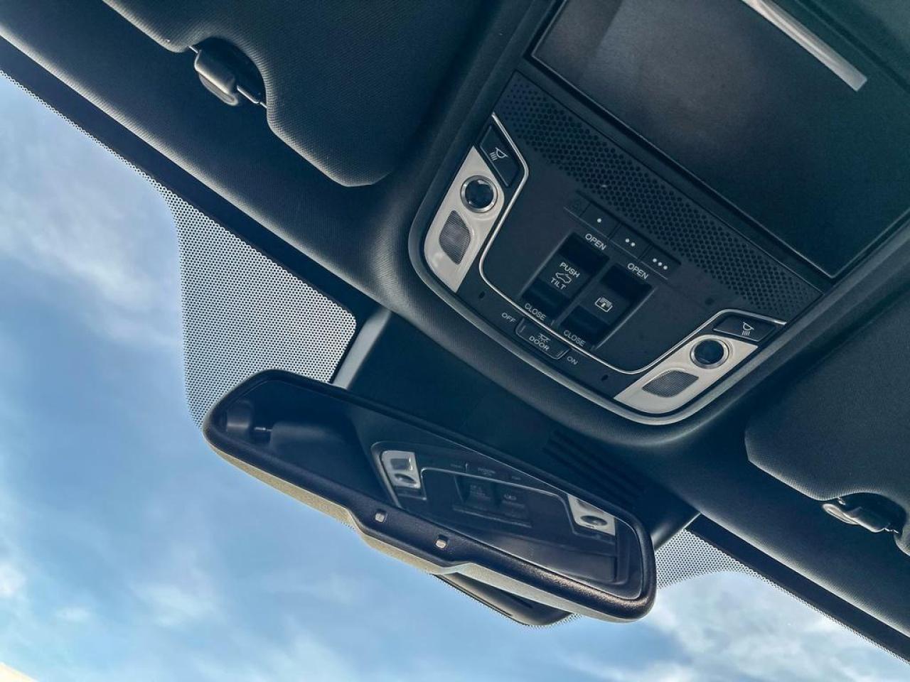 2022 Honda CR-V Touring Photo