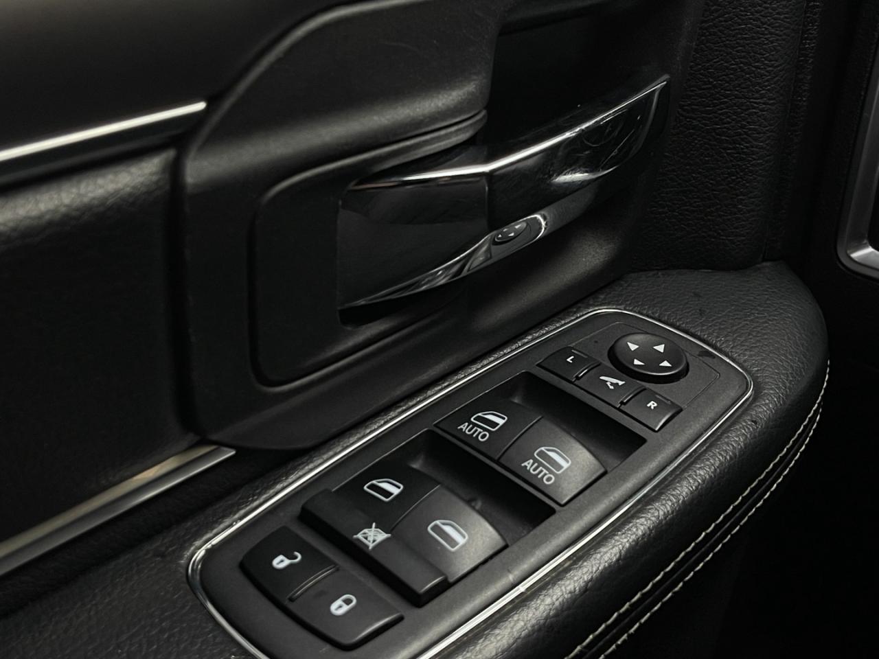 2021 RAM 1500 Classic Warlock Crew Cab   5.7 Hemi   4x4   Navi   Htd Ste Photo