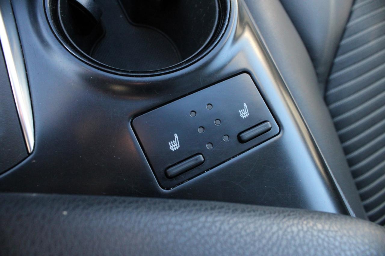 2019 Toyota Camry SE   ACCIDENT FREE   SAFETY CERTIFIED   SAFETY SEN Photo