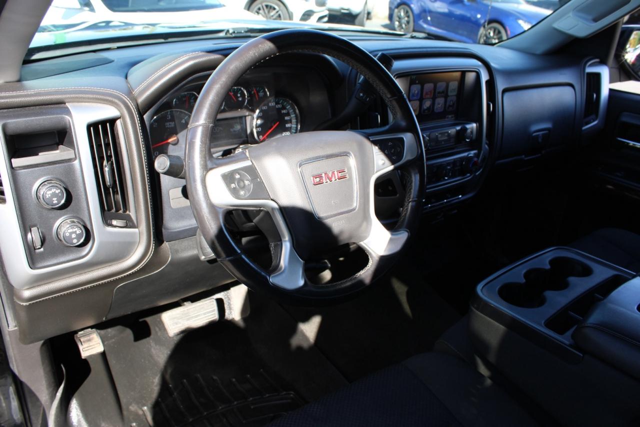 2017 GMC Sierra 1500 SLE Crew Cab 4WD   No Accident   Clean Carfax   Ce Photo