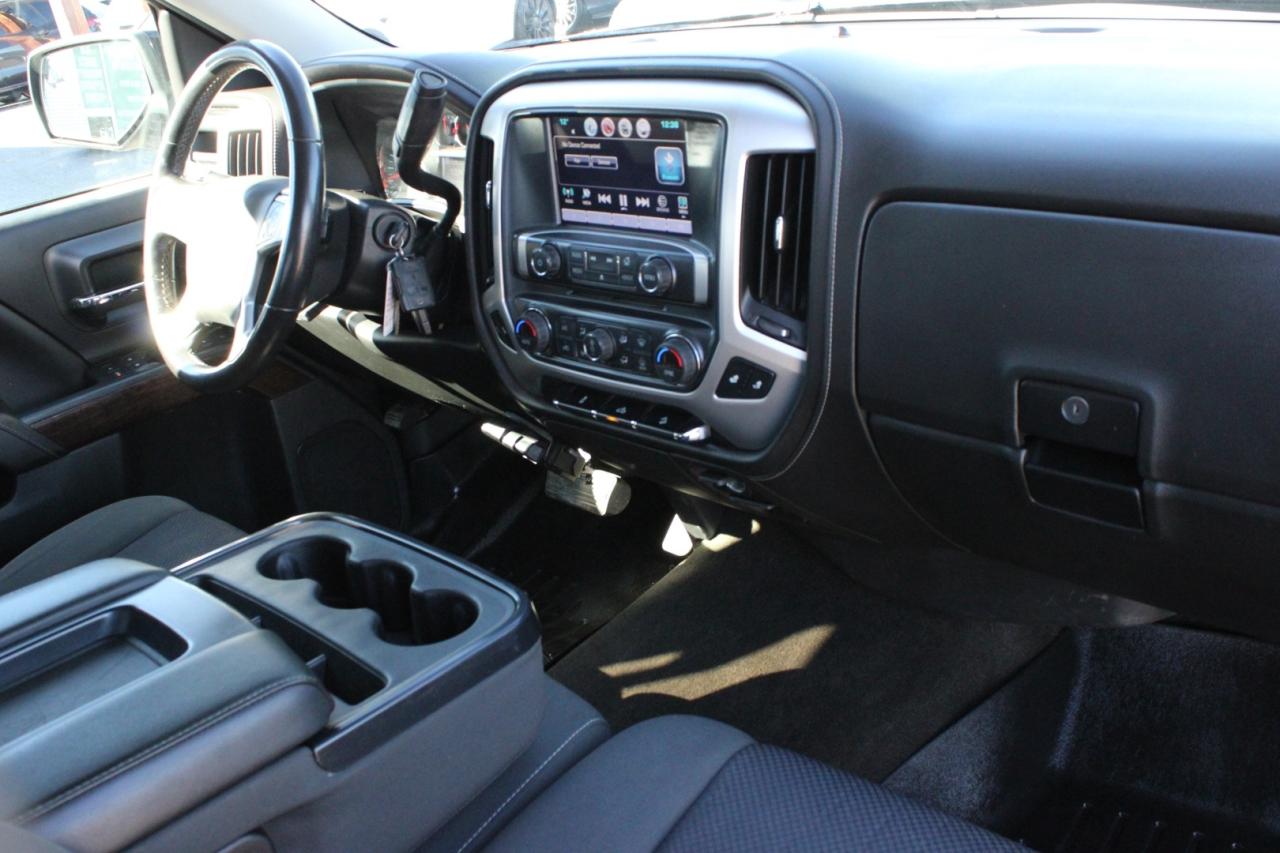 2017 GMC Sierra 1500 SLE Crew Cab 4WD   No Accident   Clean Carfax   Ce Photo