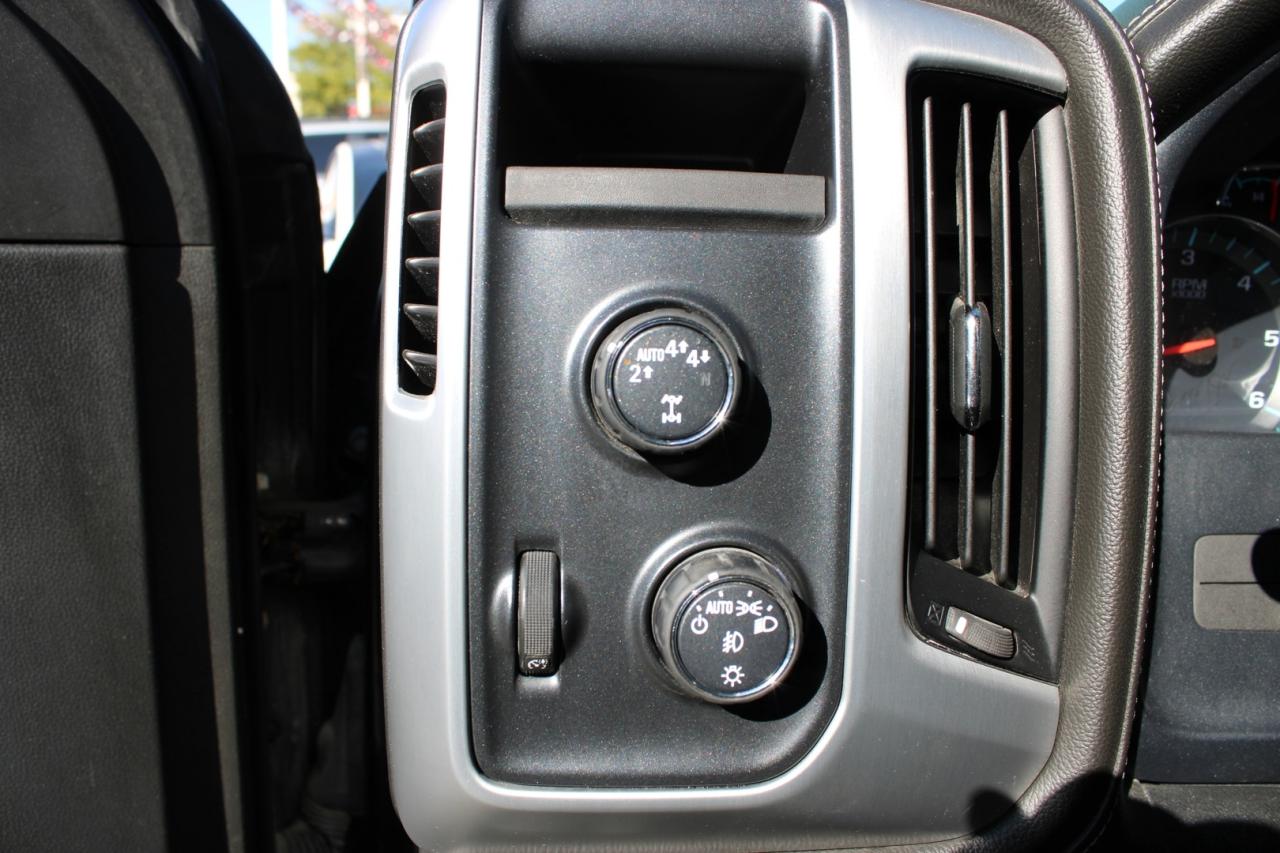 2017 GMC Sierra 1500 SLE Crew Cab 4WD   No Accident   Clean Carfax   Ce Photo