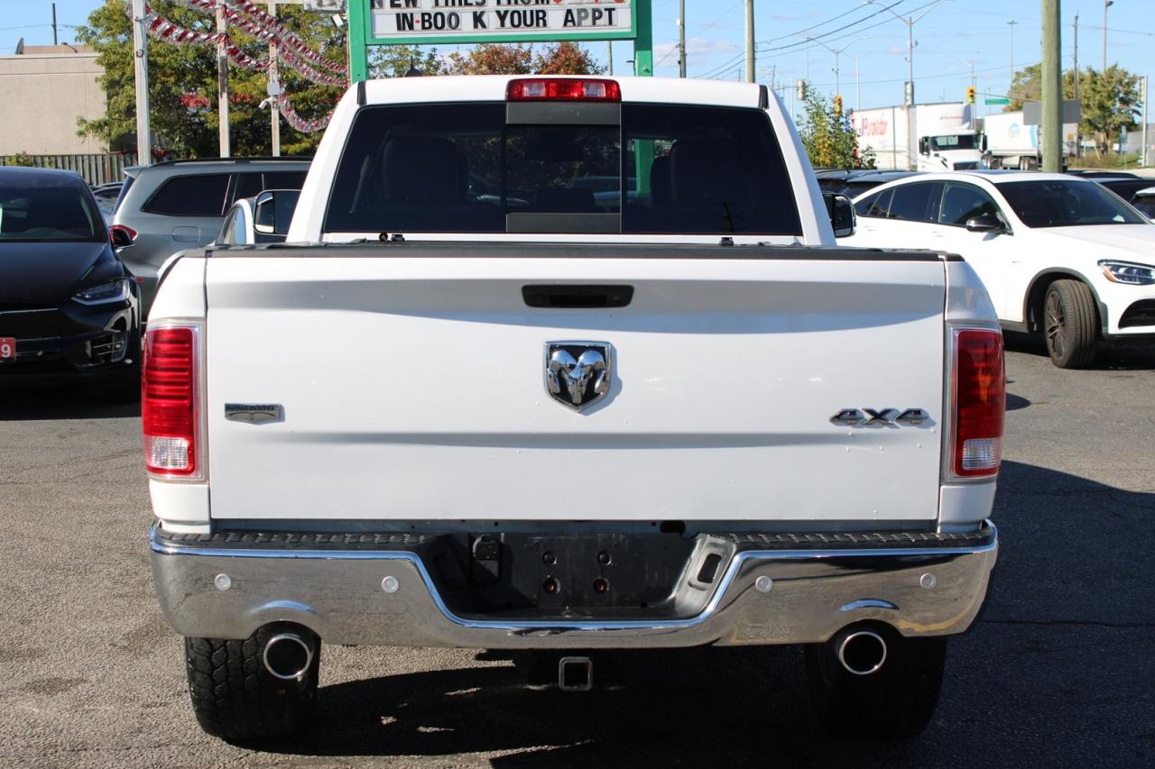 2018 RAM 1500 Laramie Crew Cab 4WD 5.7L HEMI SAFETY CERTIFIED Photo