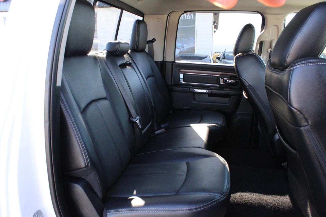 2018 RAM 1500 Laramie Crew Cab 4WD 5.7L HEMI SAFETY CERTIFIED Photo