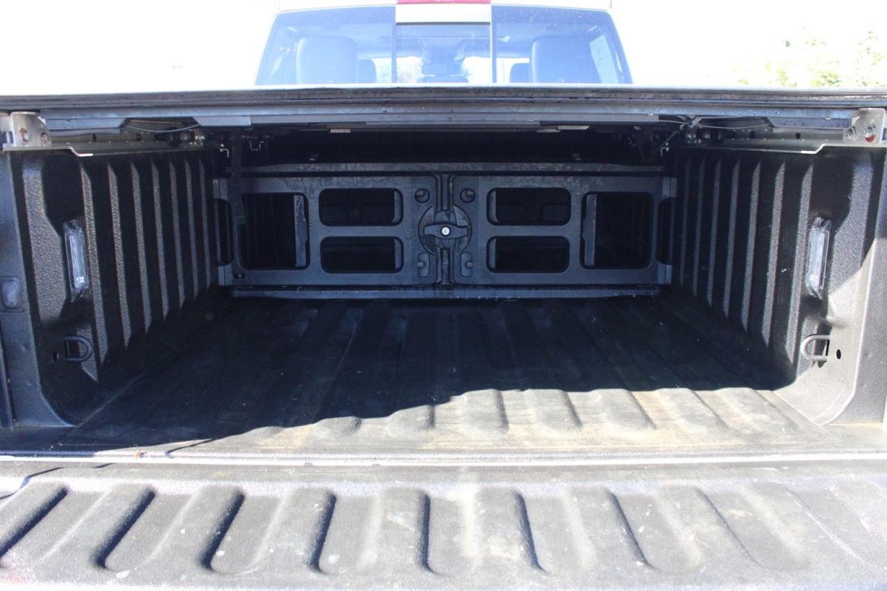 2018 RAM 1500 Laramie Crew Cab 4WD 5.7L HEMI SAFETY CERTIFIED Photo