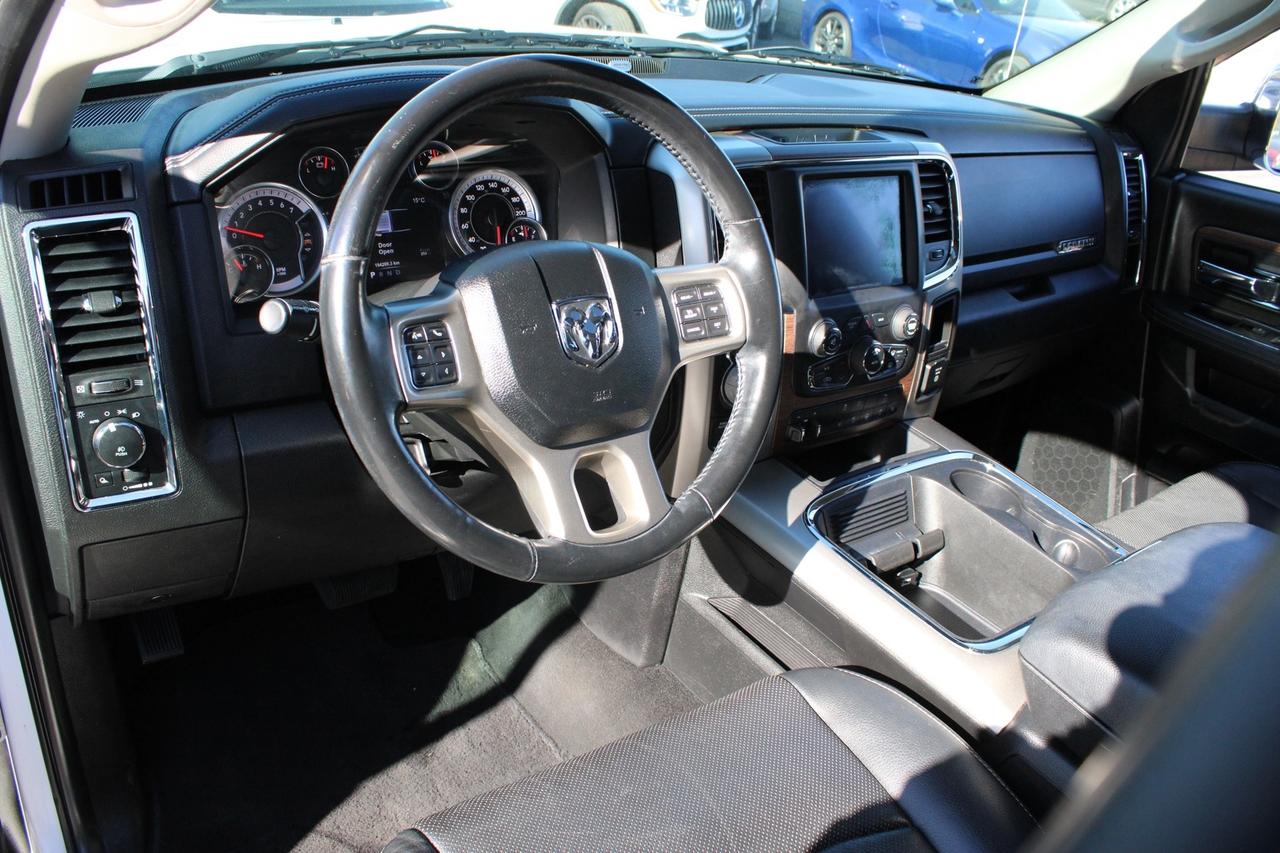 2018 RAM 1500 Laramie Crew Cab 4WD 5.7L HEMI SAFETY CERTIFIED Photo