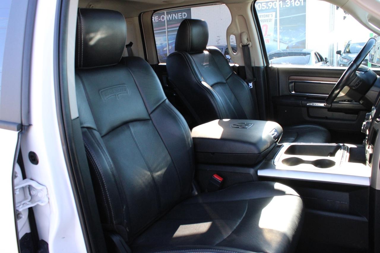 2018 RAM 1500 Laramie Crew Cab 4WD 5.7L HEMI SAFETY CERTIFIED Photo