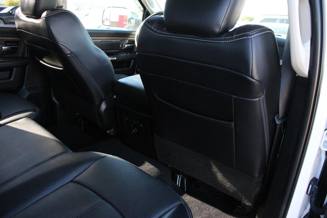 2018 RAM 1500 Laramie Crew Cab 4WD 5.7L HEMI SAFETY CERTIFIED Photo