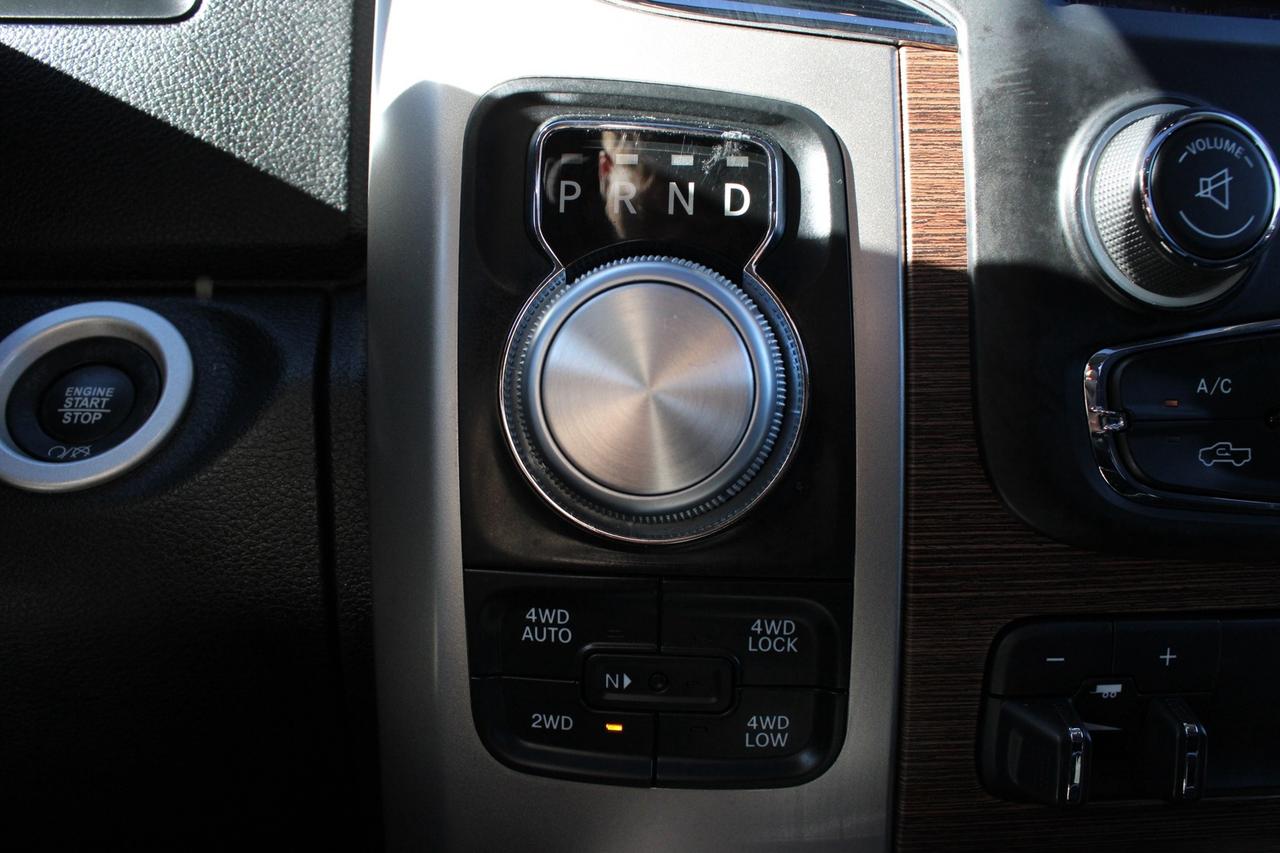 2018 RAM 1500 Laramie Crew Cab 4WD 5.7L HEMI SAFETY CERTIFIED Photo