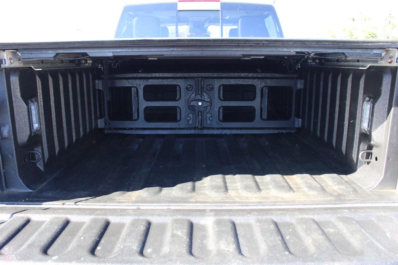 2018 RAM 1500 Laramie Crew Cab 4WD 5.7L HEMI SAFETY CERTIFIED Photo