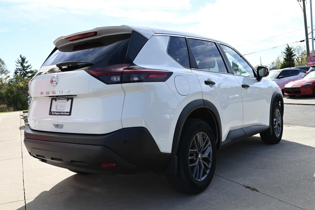 2021 Nissan Rogue S PKG/ 1-OWNER SUV Photo4