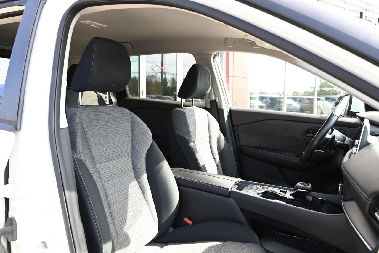 2021 Nissan Rogue S PKG/ 1-OWNER SUV Photo