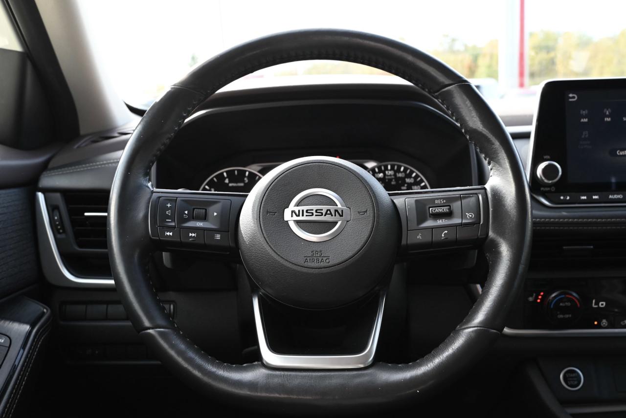 2021 Nissan Rogue S PKG/ 1-OWNER SUV Photo