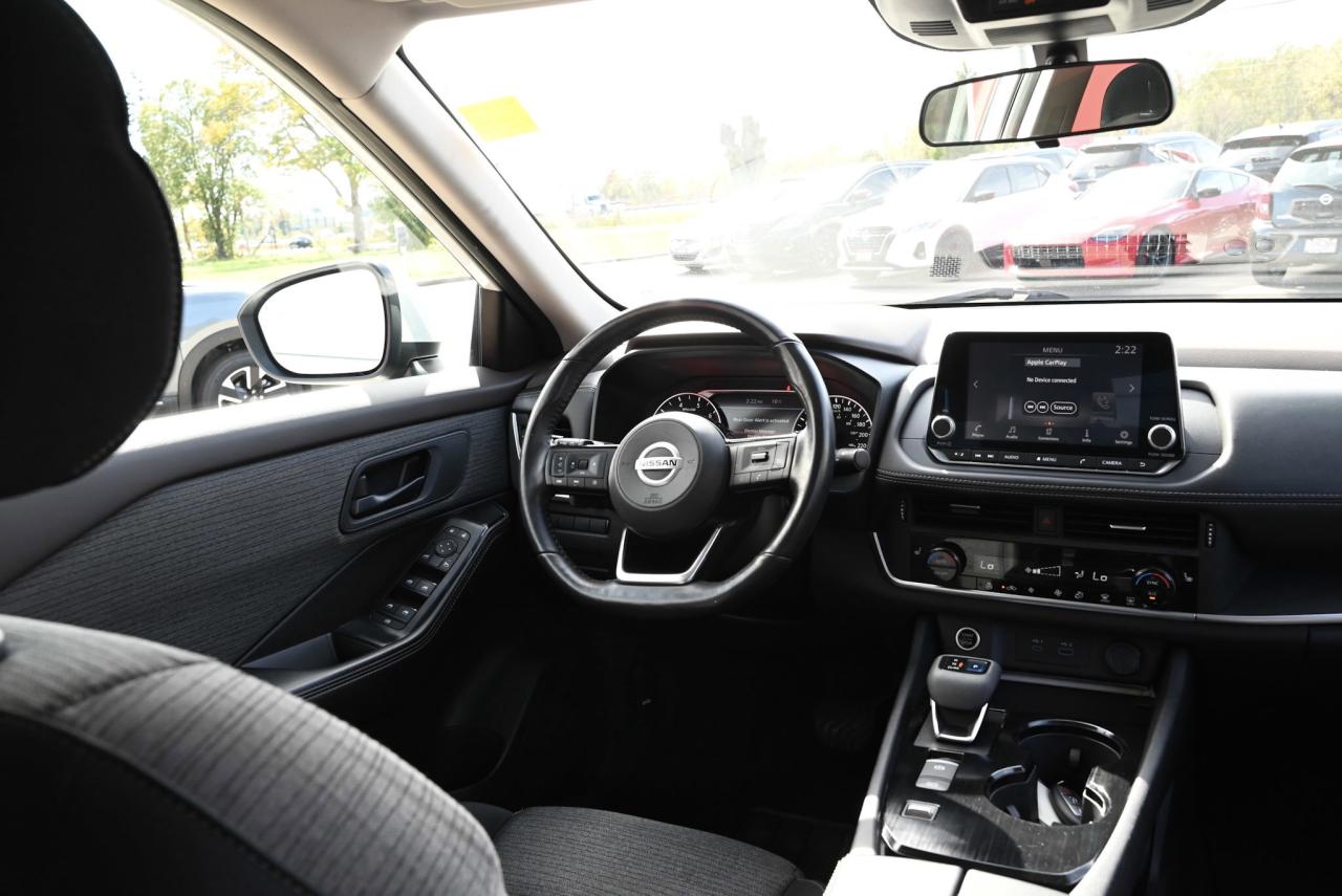 2021 Nissan Rogue S PKG/ 1-OWNER SUV Photo