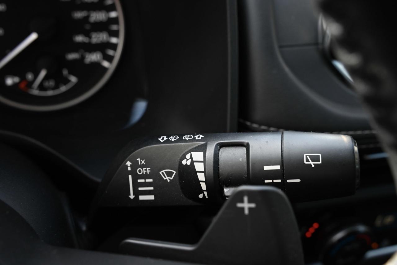 2021 Nissan Rogue S PKG/ 1-OWNER SUV Photo