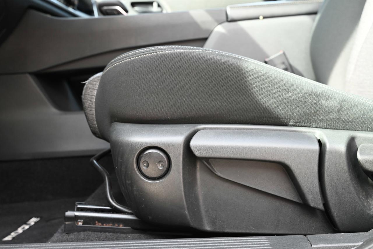 2021 Nissan Rogue S PKG/ 1-OWNER SUV Photo